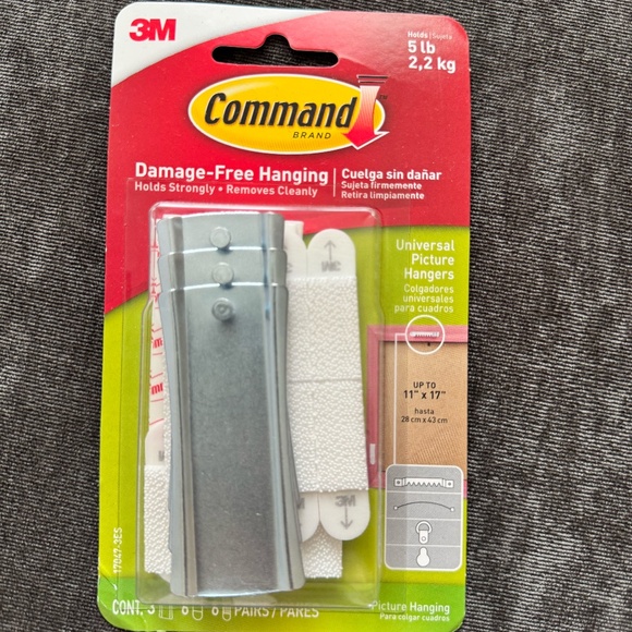 3M Command Picture Hangers (6 boxes) - Picture 1 of 3